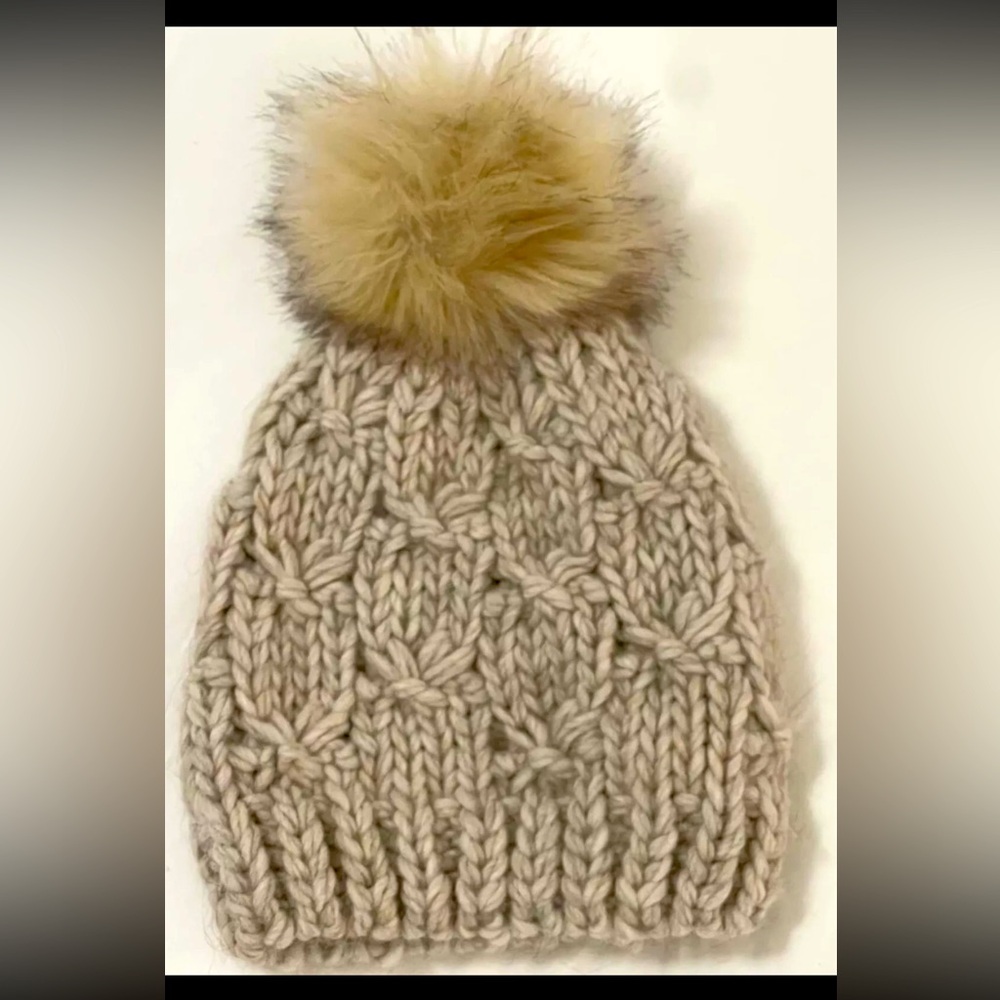 Gelso Bianco Alpaca Blend Beige Knit Winter Hat with FUZZ Pom-Pom Worn Once